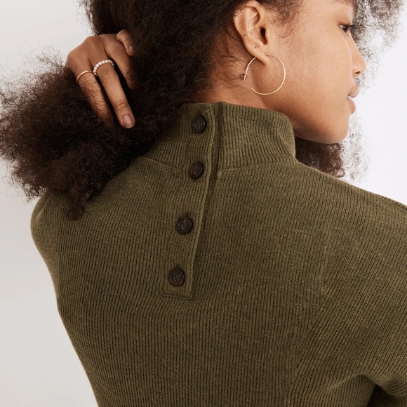 Madewell Mocknex Button-Back Top w/ Pockets - Picture 1 of 10